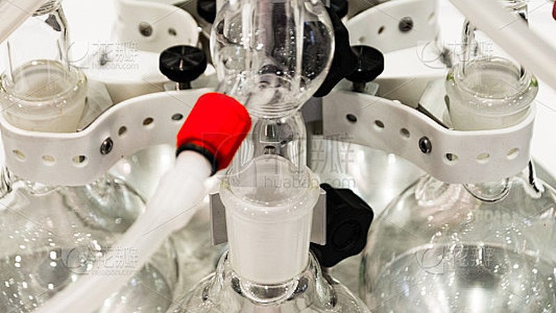 二手压力容器的使用年限界定，主要依据以下几个方面：